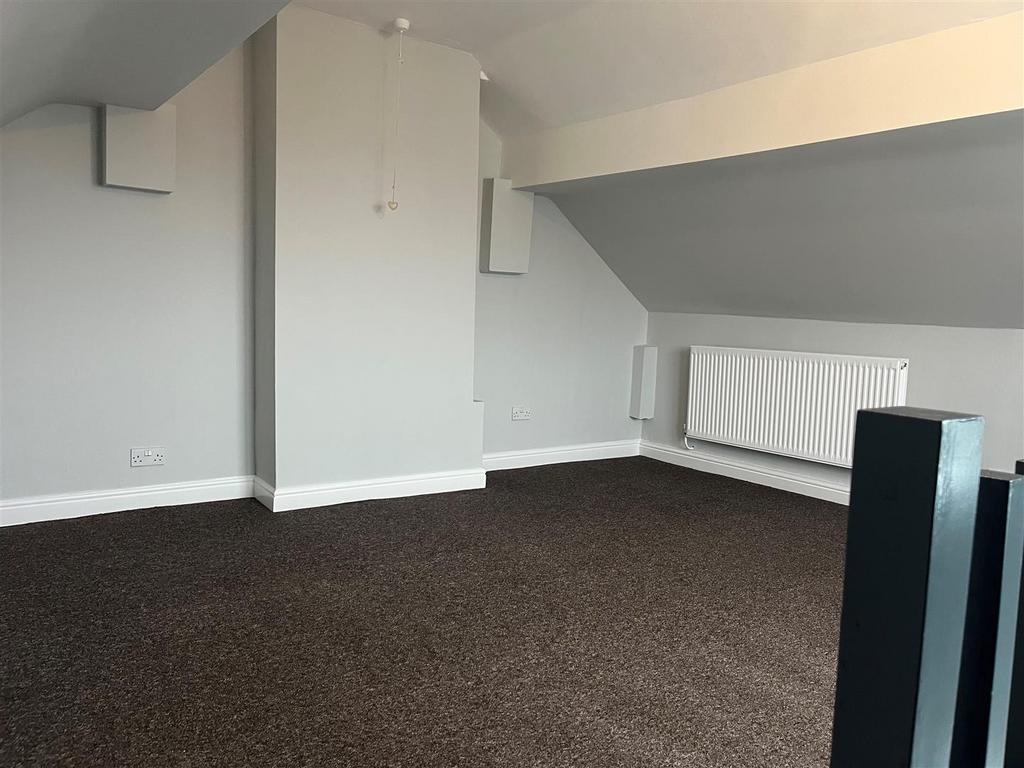 Bedroom...jpg