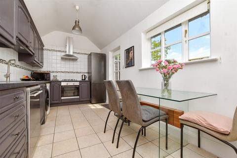 3 bedroom terraced house for sale, Beech Road, Epsom KT17