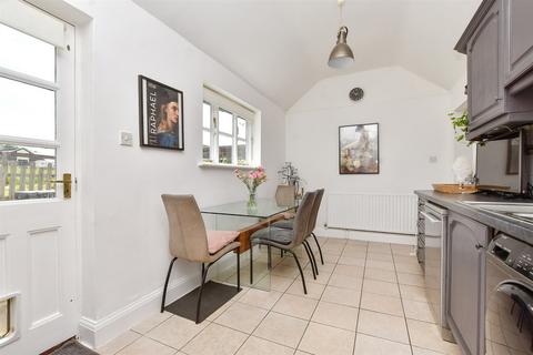 3 bedroom terraced house for sale, Beech Road, Epsom KT17