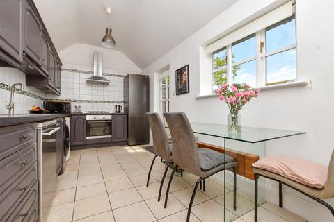 3 bedroom terraced house for sale, Beech Road, Epsom KT17
