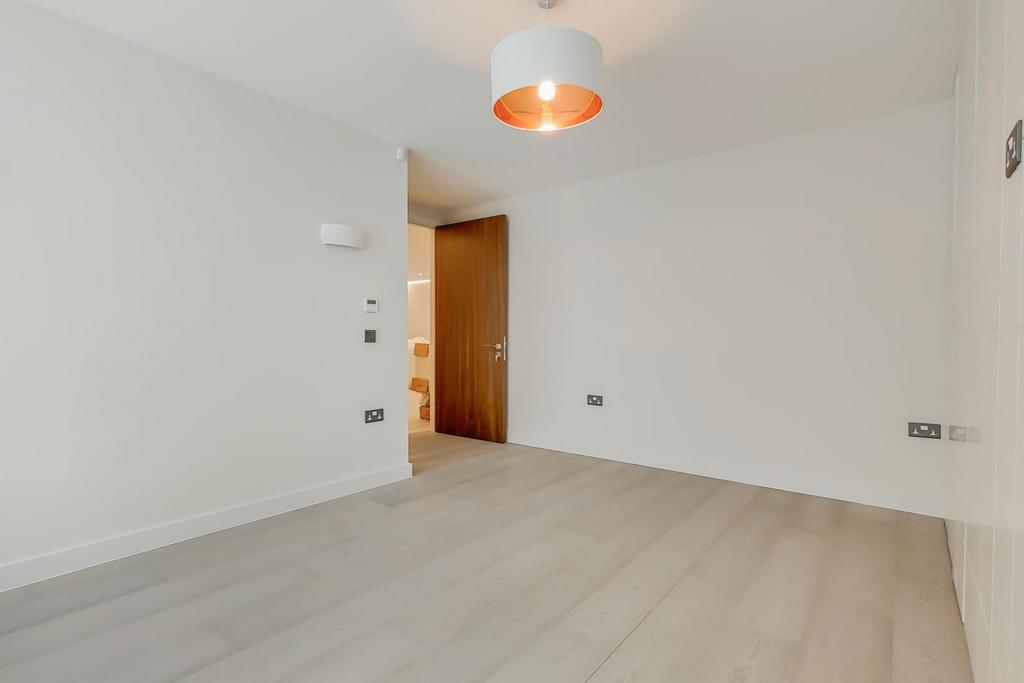 4 Main Bedroom-1.jpg
