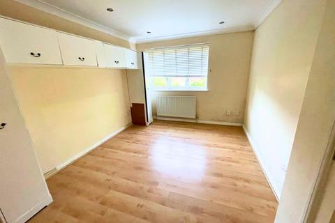 undefined, Yeend Close, West Molesey KT8