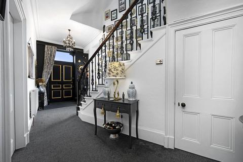 4 bedroom house for sale, 1 Victoria Terrace, Inverness, Highland, IV2