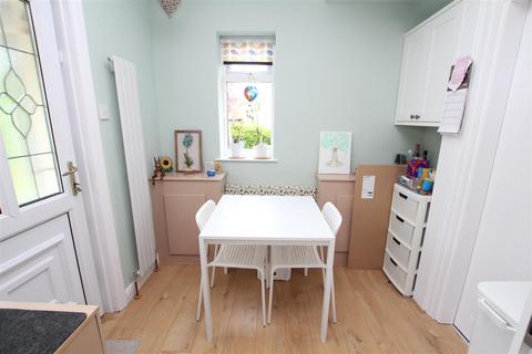 2 bedroom semi-detached house for sale, Low Ash Avenue, Wrose, Shipley