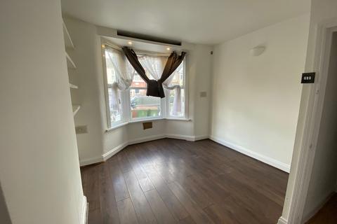 2 bedroom flat to rent, Sheringham Avenue London E12 5PF