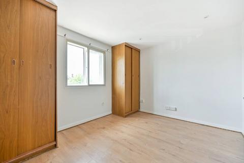 undefined, Aldergrove Gardens, Hounslow, TW3