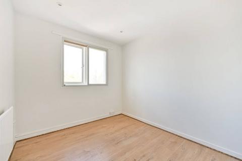 undefined, Aldergrove Gardens, Hounslow, TW3