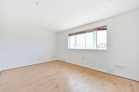 undefined, Aldergrove Gardens, Hounslow, TW3
