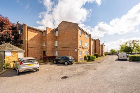 undefined, Aldergrove Gardens, Hounslow, TW3