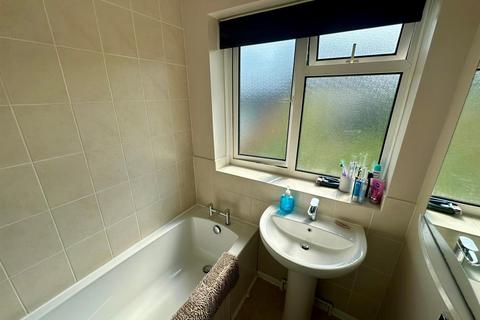 18 Shakespeare Road, Hereford, HR4 0JN