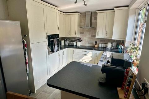 18 Shakespeare Road, Hereford, HR4 0JN