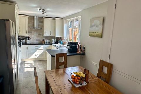 18 Shakespeare Road, Hereford, HR4 0JN