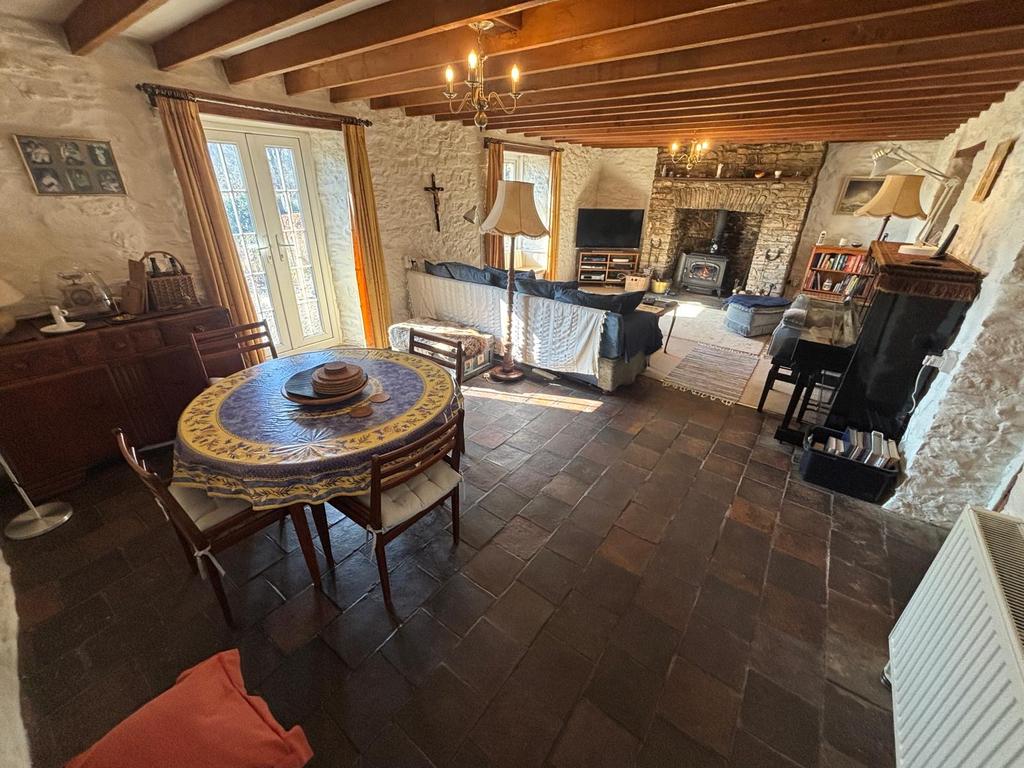 Living room/dining room