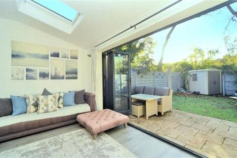 18 Dunnymans Road, Banstead, SM7 2AN
