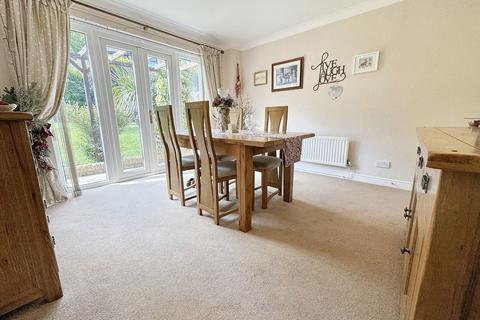 35 Bryn Castell, Abergele, LL22 8QA