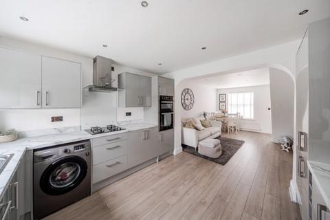 21 Darwin Court, Grimsby, DN34 5XS
