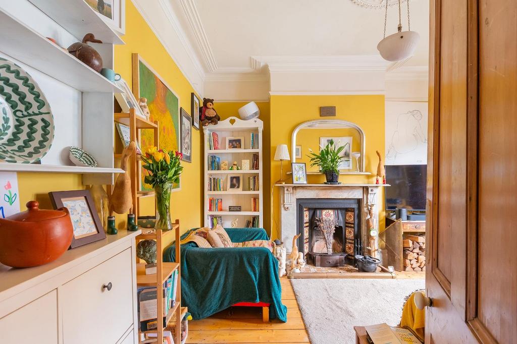 2 S0 RKE - Living Room E.jpg