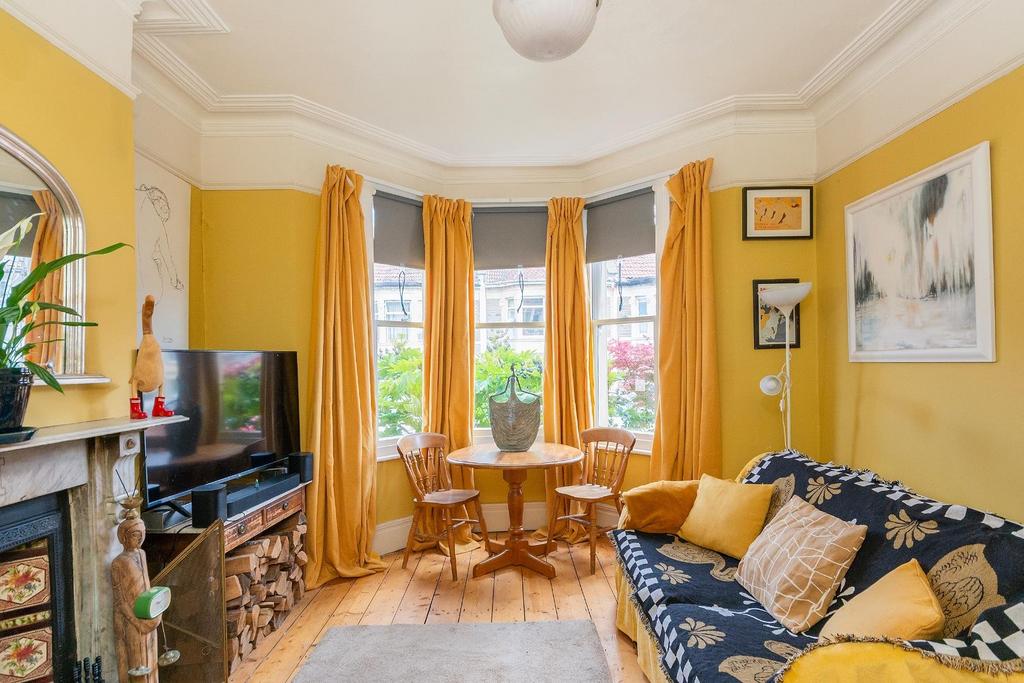 2 S0 RKE - Living Room C.jpg