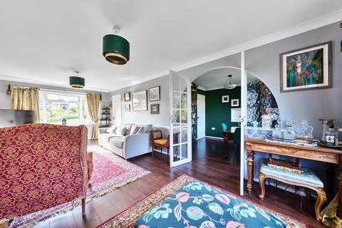 26 Bincombe Drive, Crewkerne, TA18 7BE