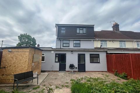 6 bedroom semi-detached house to rent, Hunters Grove,  Hayes, UB3