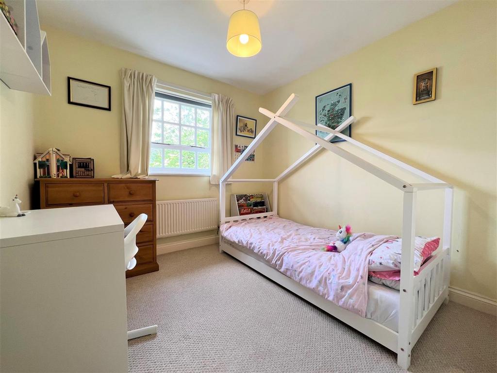 Bed 3.jpg