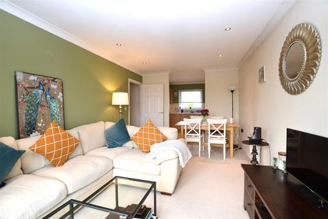 2 bedroom flat for sale, Meadow Way