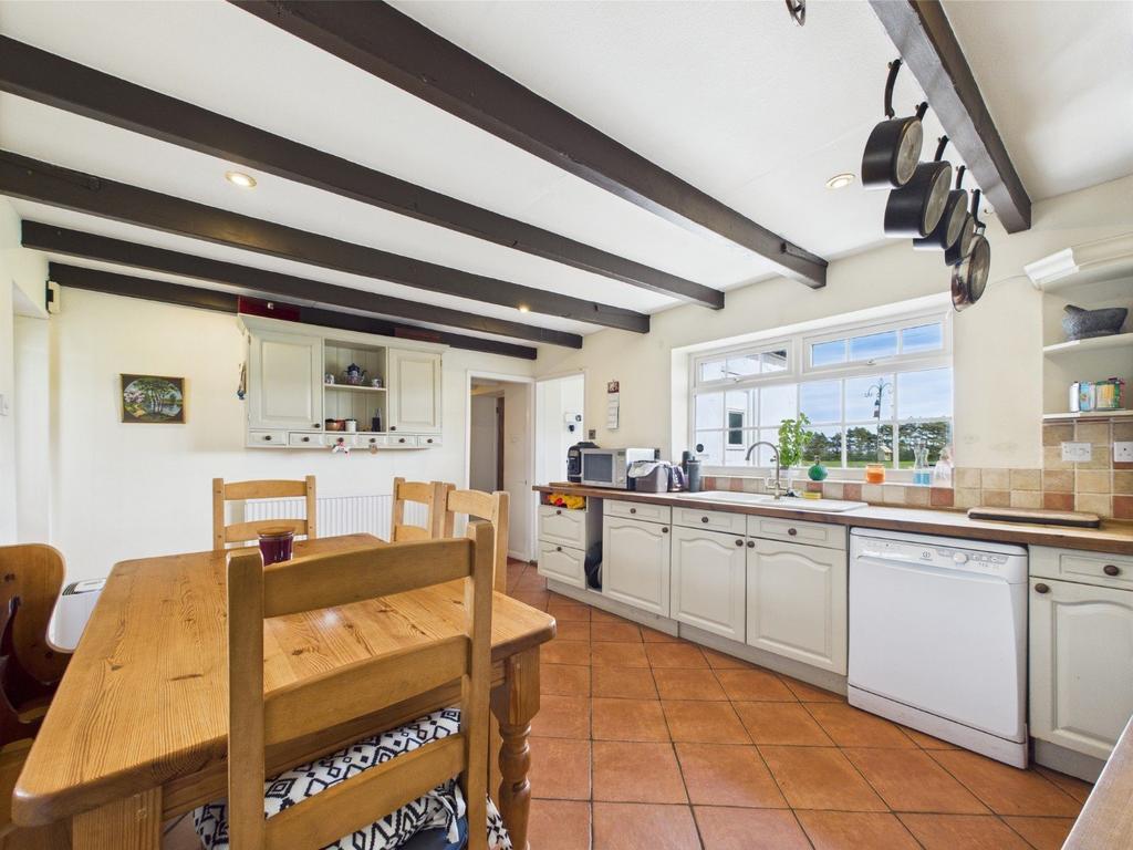 Kitchen/Breakfast Area