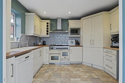 5 bedroom detached house for sale, Hamble Lane, Bursledon, Southampton, Hampshire. SO31 8DR