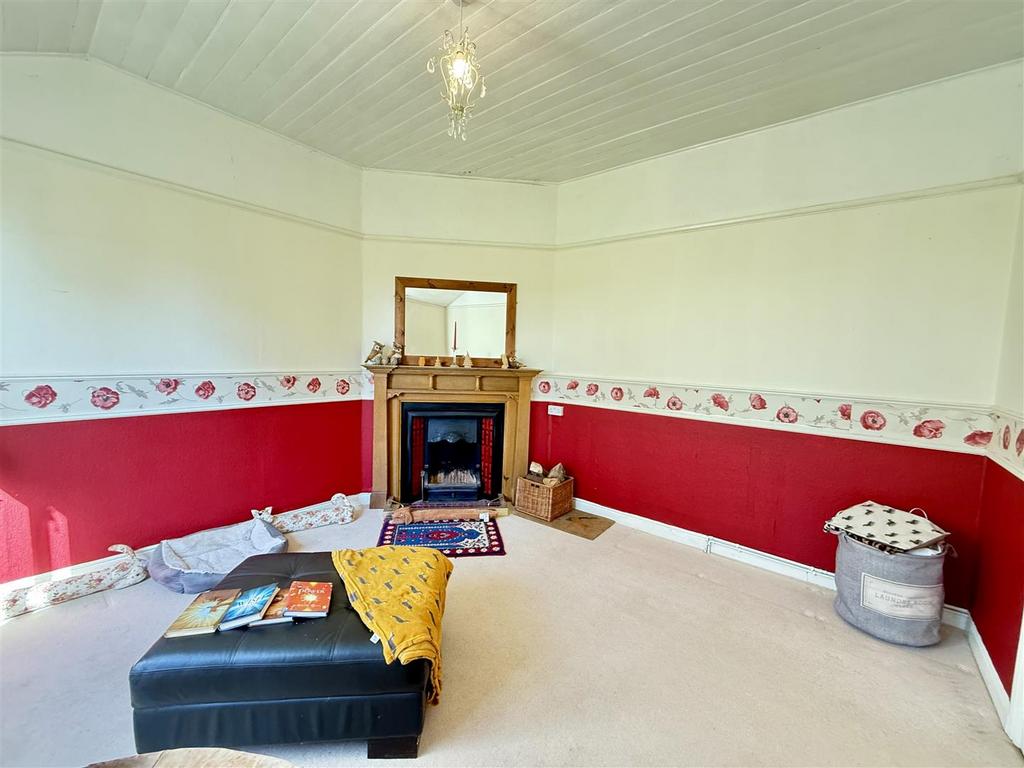 Sitting room/ Bedroom 4