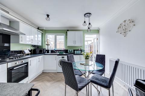 2 bedroom terraced house for sale, Chepstow Drive, Milton Keynes, MK3