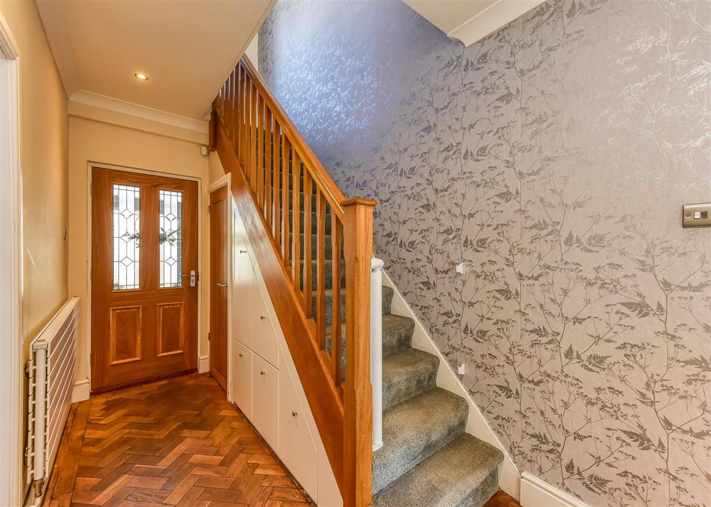 55 Osbourne Road-Hall.jpg