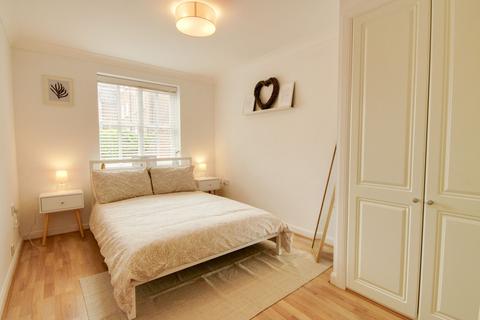 undefined, Weavers Mead, Haywards Heath, RH16