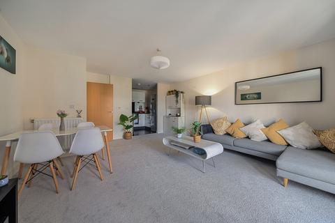 3 bedroom apartment for sale, Fairthorn Road, London