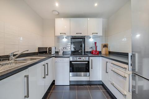 3 bedroom apartment for sale, Fairthorn Road, London