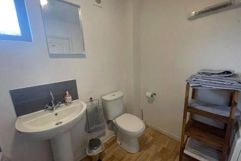 2 bedroom flat to rent, The Boundary, Fox Road NG2