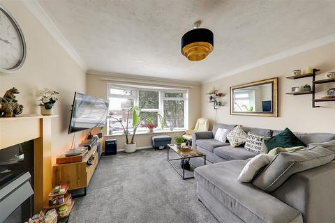 12 Greystone Avenue, Worthing, BN13 1LR