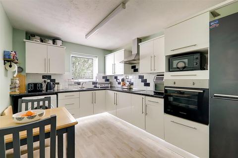 12 Greystone Avenue, Worthing, BN13 1LR