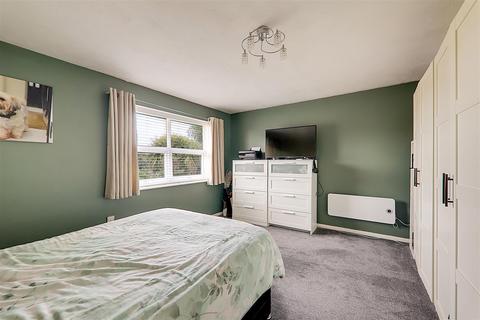 12 Greystone Avenue, Worthing, BN13 1LR