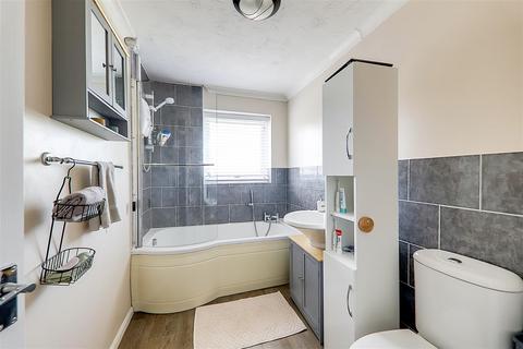 12 Greystone Avenue, Worthing, BN13 1LR