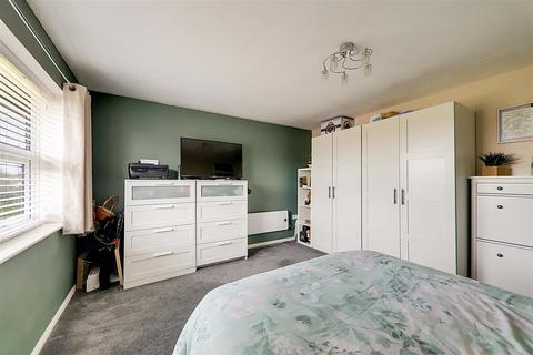 12 Greystone Avenue, Worthing, BN13 1LR