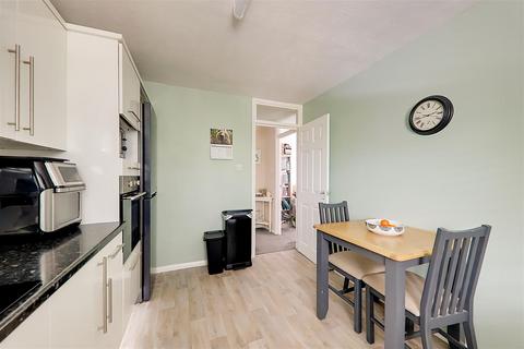 12 Greystone Avenue, Worthing, BN13 1LR