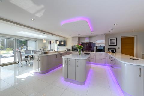 6 bedroom detached house for sale, High Street, Somerton TA11