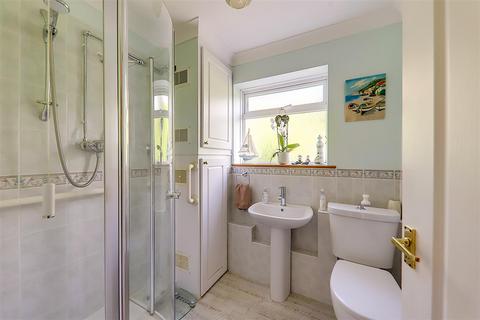 13 Broadview Gardens, Worthing, BN13 3DZ