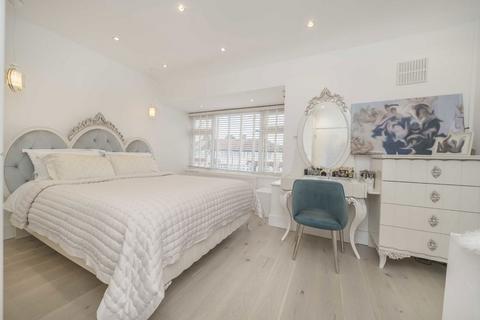 undefined, Perimeade Road, Greenford UB6