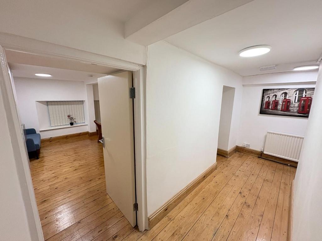 Hallway.jpeg