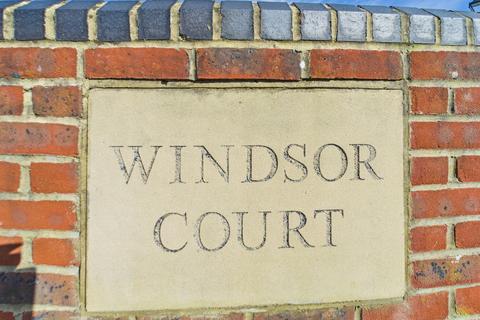 2 bedroom flat for sale, Windsor Court, Singleton, Ashford, TN23