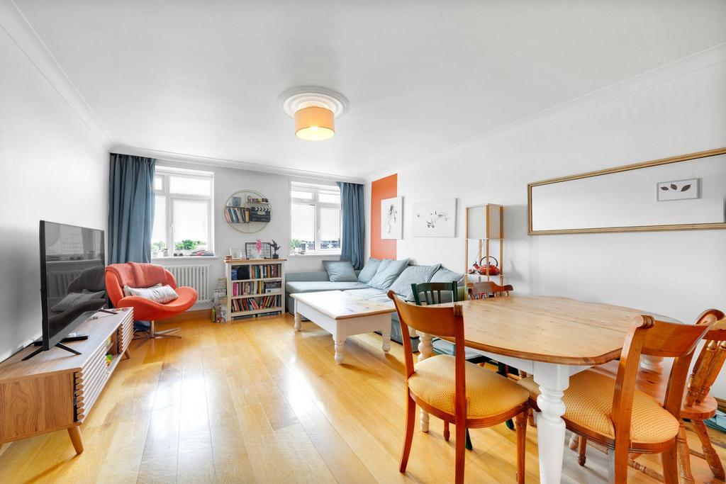 Sw8 1pp Lansdowne Green, London SW8 2 bed apartment - £400,000