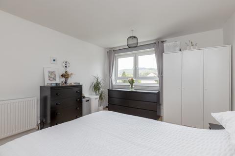 51/3 Firrhill Drive, Edinburgh, EH13 9EU
