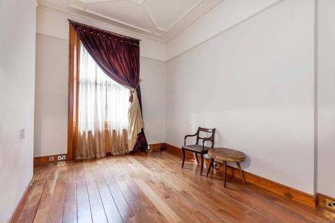 3 bedroom flat for sale, Palace Court, Notting Hill, London, W2