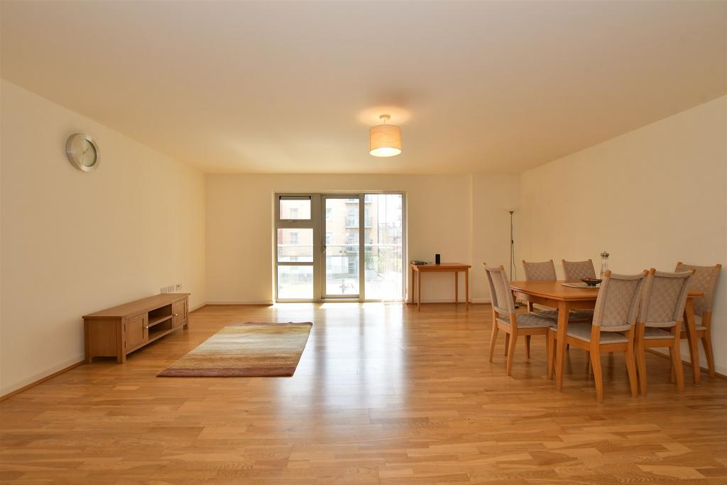 Lounge/Kitchen /Dining Room